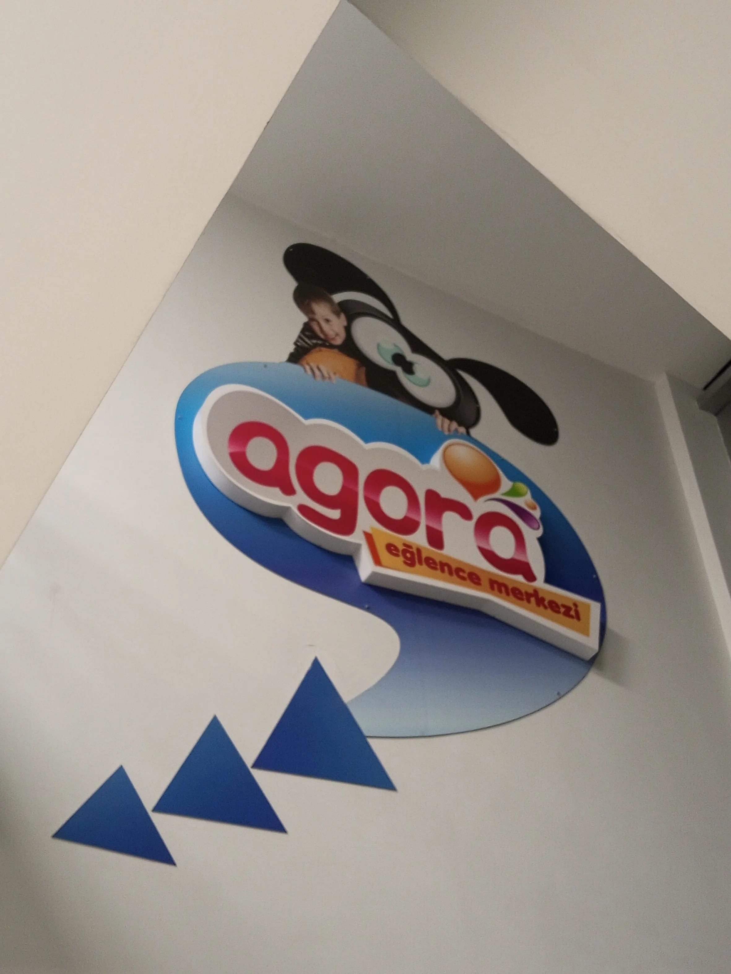 Agora — Işıklı Tabela