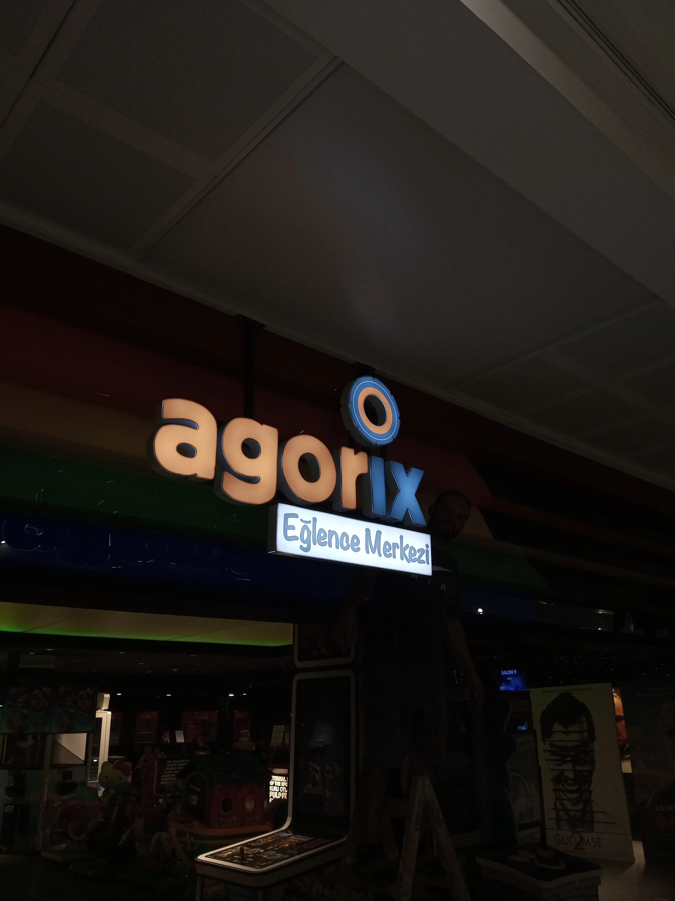 Agora — Işıklı Tabela