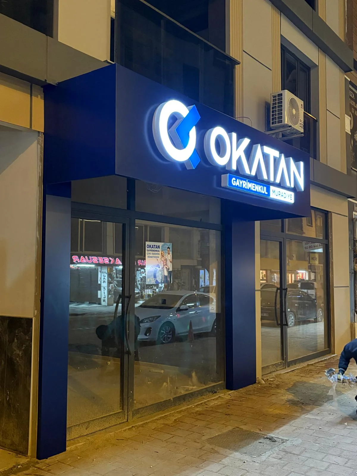 Okatan — Işıklı Kutu Harf