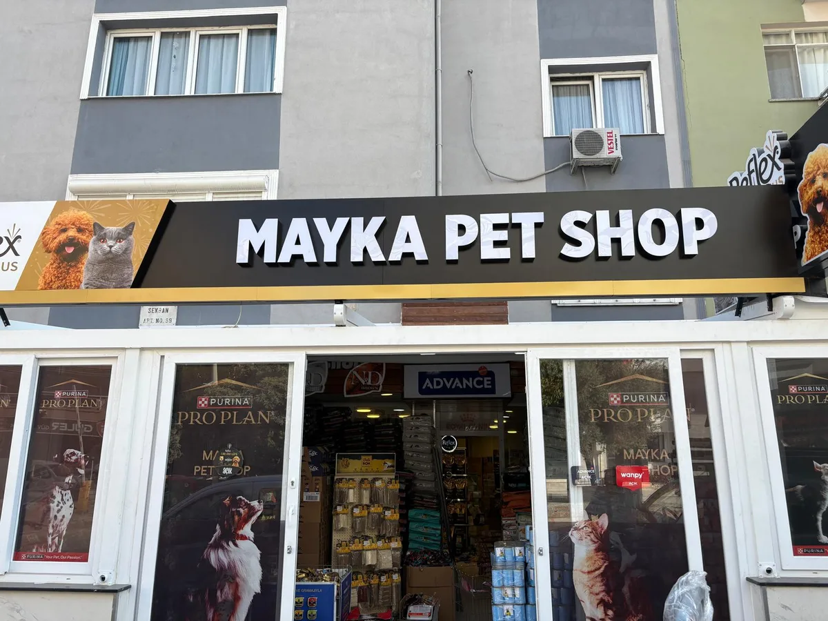 Reflex Plus — Ladenschild — Mayka Pet Shop